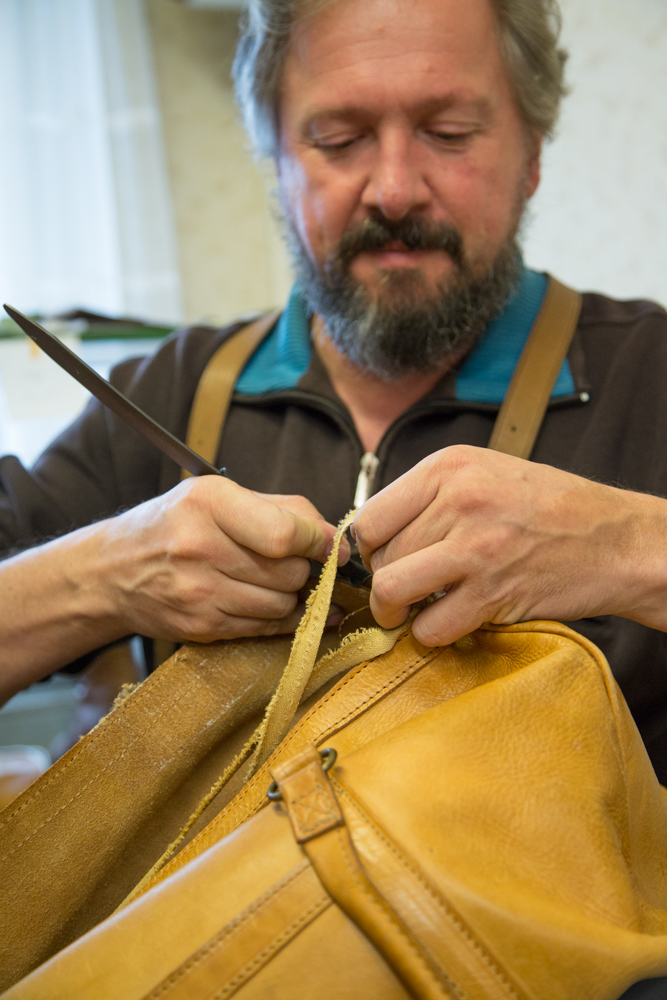 Reparatur von Ledertaschen Reparatur von Ledertaschen